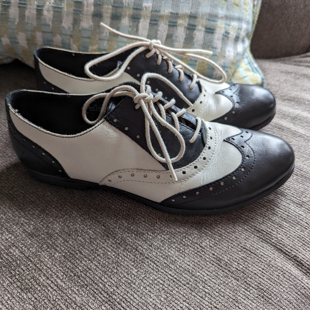 Born Ashleigh Oxford Wingtip Shoes Size 10 Womens